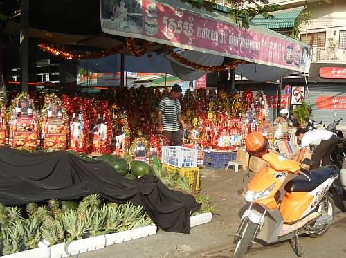 Selling fruit baskets