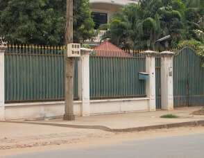 Empty sidewalk -- 10:00 AM