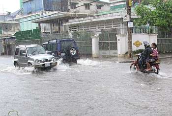 Flooded Phnom Penh intersection