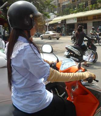 Long gloves for sun protection