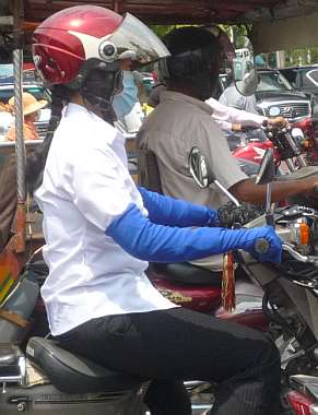 Long gloves for sun protection