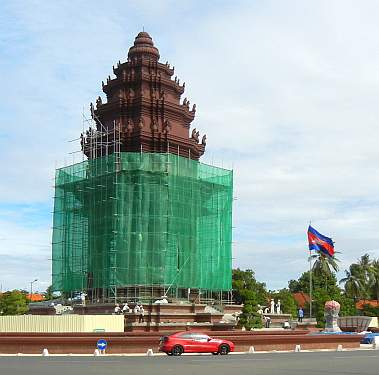 Renewing the Independence Monument